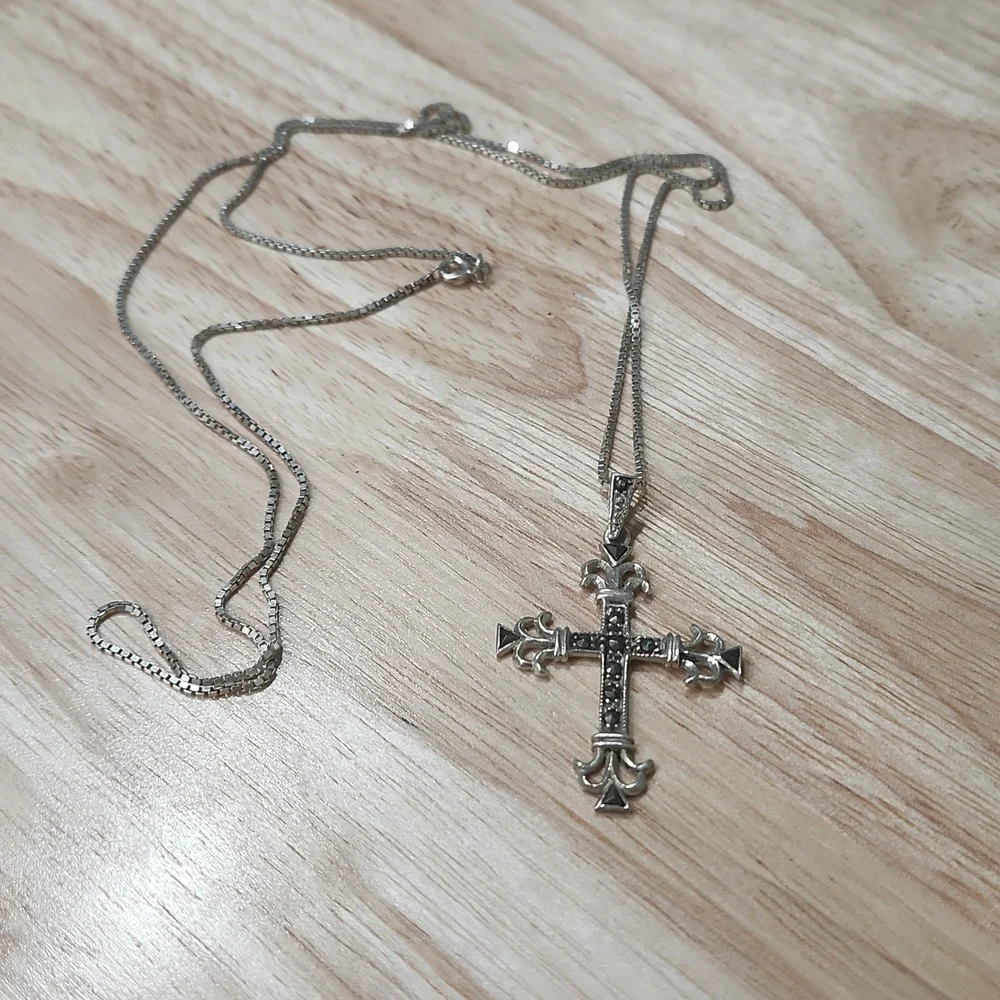 Silver Cross - Picture 1 of 3